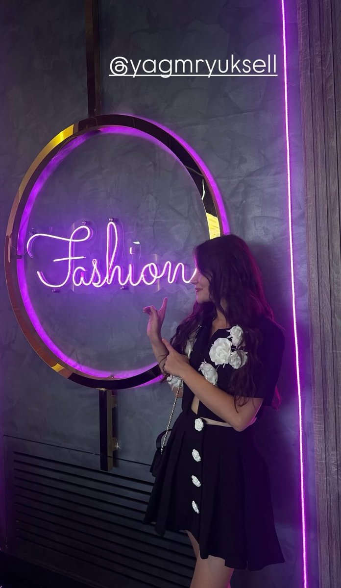 yagmuretkinlikk's tweet photo. fashionstreet. az İG story paylaşımları ✨

#YağmurYüksel https://t.co/LS9FL0yNfM