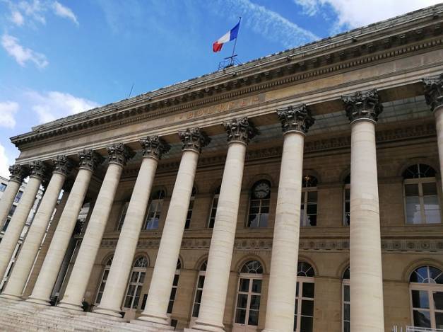 La #Bourse de Paris a clôturé en hausse, le #CAC40 a gagné 0,48% pour s'établir à 7.589,66 pts.