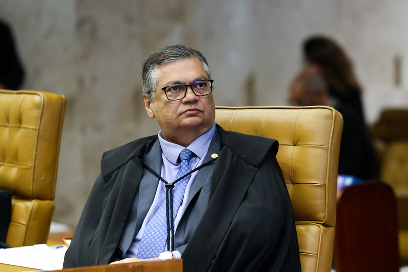 🚨URGENTE: O Ministro Flávio Dino, do Supremo Tribunal Federal, acaba de determinar uma audiência com todas as emitidades de Justiça, a fim de investigar a corrupção na distribuição de emendas Parlamentares. Segundo informações exclusivas obtidas pela página, Dino estaria mirando