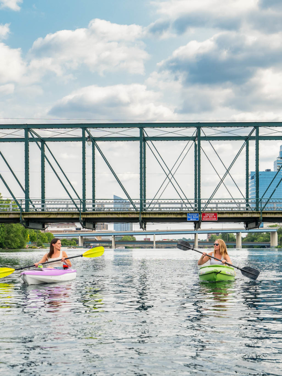 DeVosPlaceMeet's tweet photo. Hello Summer! The first day of summer has officially arrived, and there’s no better time to explore everything happening in #GrandRapids, including events here at #DeVosPlace. Soak in the sun & be sure to come down for all the fun happening in the city this season. 🌞 https://t.co/rjtrpQky4c