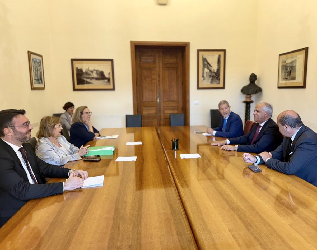 “Ho voluto testimoniare la presenza viva dello Stato. Garantire legalità, trasparenza e la migliore vivibilità delle città è non solo un dovere, ma un obiettivo che, come Governo, ci impegna ogni giorno. La lotta contro ogni forma di infiltrazione mafiosa passa anche da qui: dal