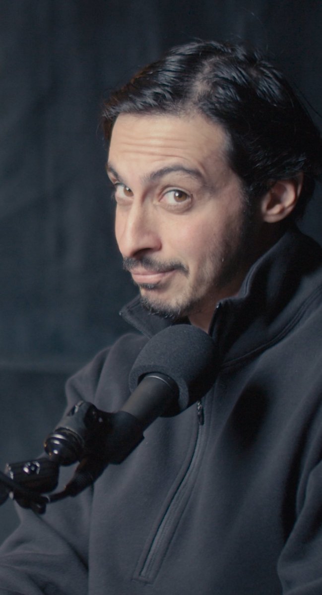 2ampod's tweet image. The most interesting man in the world
He doesn’t record podcasts
He bends time and space into soundwaves
Microphones lean in to hear him speak
Black hoodies? He made them iconic
He once finished a monologue so compelling.. the silence applauded
He is @visualcraftsman
Stay…