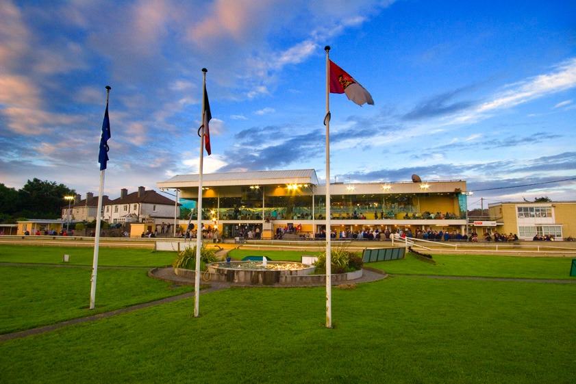 Our racing team have confirmed that Friday's cancelled race card has been rescheduled for Monday 23rd June. 

Weigh-in 5 - 5.30pm

1st Race 6.04pm

Last Race 8.43pm

#GoGreyhoundRacing #ThisRunsDeep