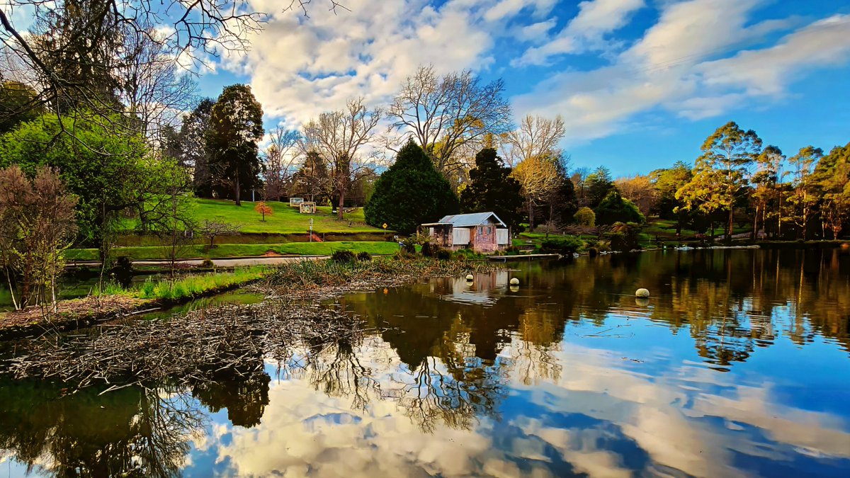 I have just collected "Enchanting Lake" by <a href="/MrBayne_0/">Bayne</a> on <a href="/objktcom/">objkt.com</a> objkt.com/tokens/open_ob…