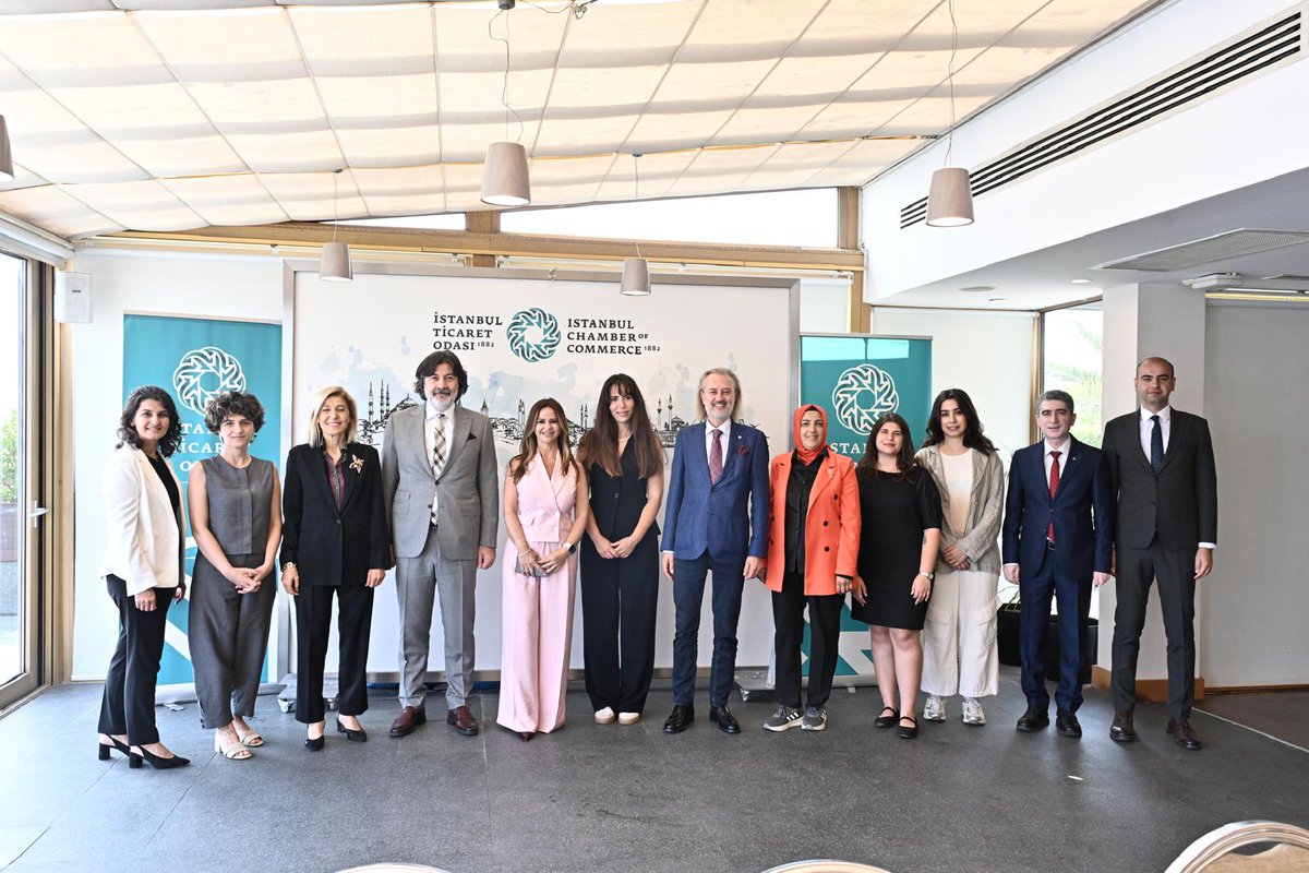 TOBB İstanbul Kadın Girişimciler Kurulu (İKGK) tarafından düzenlenen TOBB Trade Center Bilgilendirme Toplantısı, İstanbul Ticaret Odası'nda gerçekleştirildi.

Toplantıya, İTO Yönetim Kurulu Üyesi Münir Üstün, İTO Meclis Üyesi ve TOBB İKGK Başkanı Hatice Kal ile İTO Genel Sekreter