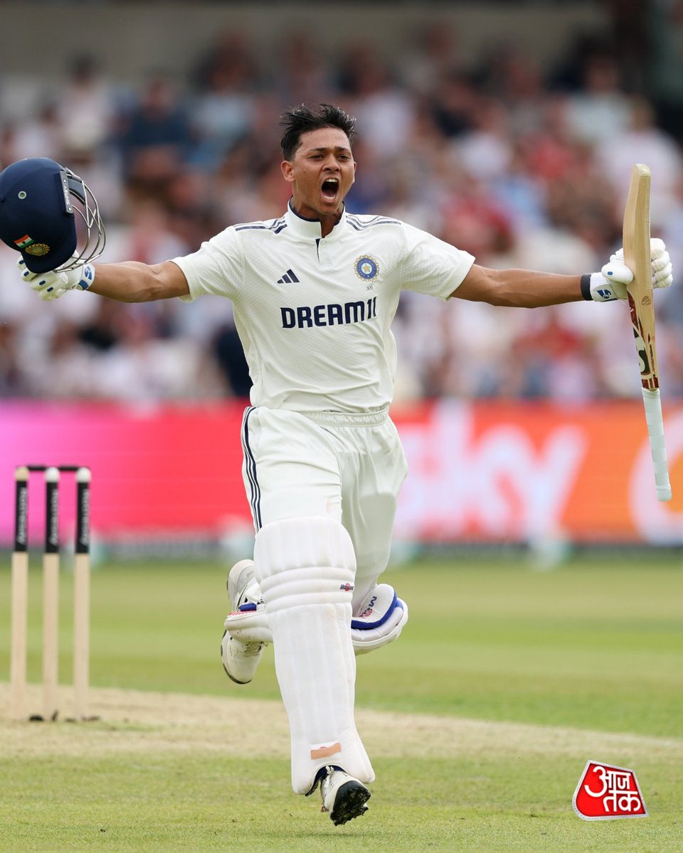 यशस्वी जायसवाल ने इंग्लैंड के खिलाफ 144 गेंदों में शानदार शतक जड़ा!! 

तकनीक, धैर्य और आत्मविश्वास की मिसाल बने। भारत को मजबूत शुरुआत दिलाकर जीत की नींव रखी!! 

टेस्ट क्रिकेट को और खूबसूरत बना रहे हैं!! 

#YashasviJaiswal #TestCricket #IndVsEng #TeamIndia #ATCard #AajTakSocial