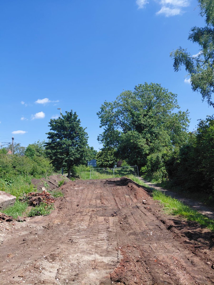 You can’t make omelettes without cracking eggs — and you can’t dig canals without soil heaps!

Six loads were taken from Tamworth Road this week, so it’s tidy again.

💡 Know someone who could use future spoil? Get in touch — we’d love to see it reused!

#Lichfield #WeDigCanals
