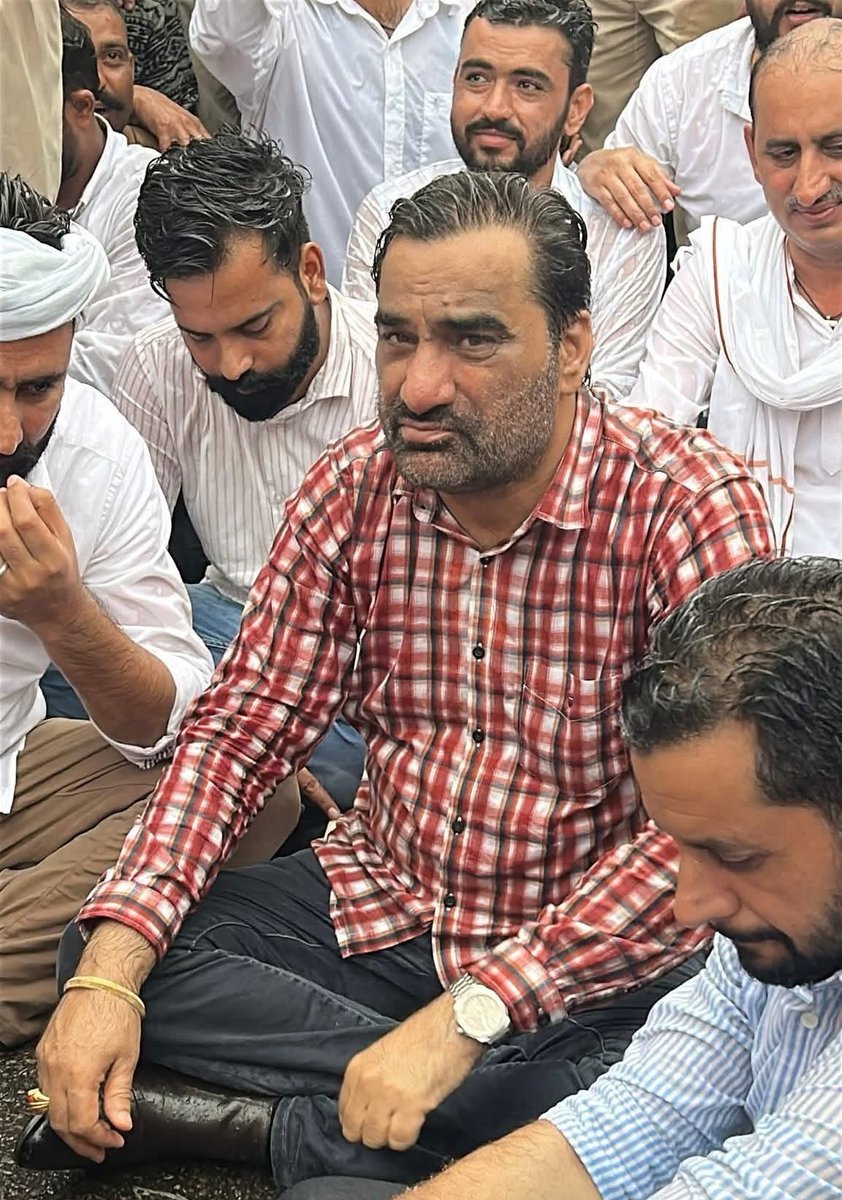 न्याय हनुमान जी बेनिवाल कि सम्पूर्ण टीम एवं 
अभिमन्यु पुनियां निर्मल जी चौधरी और तमाम युवा साथियों कि हुंकार कि बदौलत न्याय मिला है ना कि व्यक्ति विशेष के सहयोग से
#डॉ_राकेश_को_न्याय_मिला
<a href="/hanumanbeniwal/">HANUMAN BENIWAL</a>
<a href="/AbhimanyuP00NIA/">Abhimanyu Poonia</a>
<a href="/NirmlChoudhary/">Nirmal Choudhary</a>
<a href="/drshravanosian/">Dr. Shravan Choudhary</a>
<a href="/AnilChopra_/">𝗔𝗡𝗜𝗟 𝗖𝗛𝗢𝗣𝗥𝗔</a>