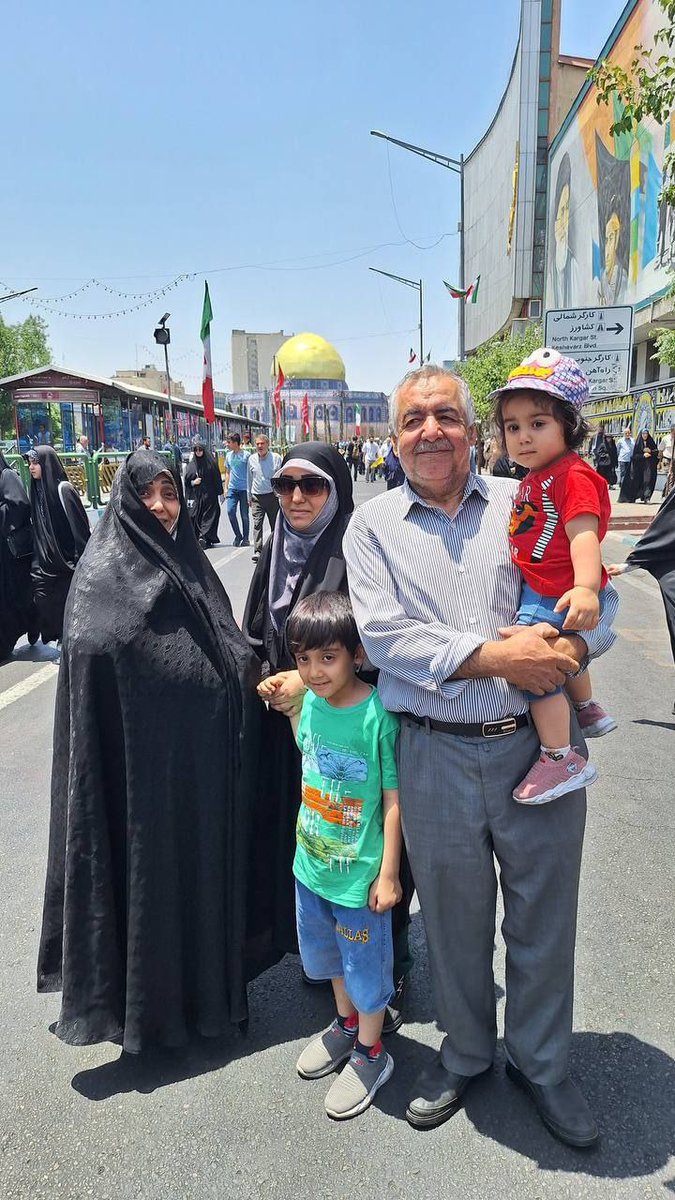 Nick_1824's tweet image. گریه‌ها کرده وطن
تاب آورده وطن
مام پر درد وطن 
مادری شیرزن است
#باهم_هستیم 
#جانم_فدای_ایران 
#لبیک_یا_خامنه_ای