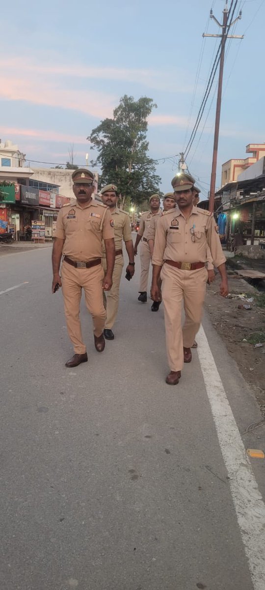 Rampur police (@rampurpolice) on Twitter photo #рдПрд╕рдкреА_рд░рд╛рдордкреБрд░ рдХреЗ рдирд┐рд░реНрджреЗрд╢рди рдореЗрдВ рдерд╛рдирд╛ рдорд┐рд▓рдХрдЦрд╛рдирдо #RampurPolice рджреНрд╡рд╛рд░рд╛ рдЕрдкрд░рд╛рдз рдирд┐рдпрдиреНрддреНрд░рдг, рдХрд╛рдиреВрди/рд╢рд╛рдиреНрддрд┐ рд╡реНрдпрд╡рд╕реНрдерд╛ рддрдерд╛ рдЬрдирдорд╛рдирд╕ рдореЗрдВ рд╕реБрд░рдХреНрд╖рд╛ рдХреА рднрд╛рд╡рдирд╛ рдЬрд╛рдЧреГрдд рдХрд░рдиреЗ рдХреЗ рджреГрд╖реНрдЯрд┐рдЧрдд рдерд╛рдирд╛ рдХреНрд╖реЗрддреНрд░рд╛рдиреНрддрд░реНрдЧрдд рдкреИрджрд▓ рдЧрд╕реНрдд рдХреА рдЧрдпреАред
#UPPolice
#Footpatrolling #рдПрд╕рдкреА_рд░рд╛рдордкреБрд░ рдХреЗ рдирд┐рд░реНрджреЗрд╢рди рдореЗрдВ рдерд╛рдирд╛ рдорд┐рд▓рдХрдЦрд╛рдирдо #RampurPolice рджреНрд╡рд╛рд░рд╛ рдЕрдкрд░рд╛рдз рдирд┐рдпрдиреНрддреНрд░рдг, рдХрд╛рдиреВрди/рд╢рд╛рдиреНрддрд┐ рд╡реНрдпрд╡рд╕реНрдерд╛ рддрдерд╛ рдЬрдирдорд╛рдирд╕ рдореЗрдВ рд╕реБрд░рдХреНрд╖рд╛ рдХреА рднрд╛рд╡рдирд╛ рдЬрд╛рдЧреГрдд рдХрд░рдиреЗ рдХреЗ рджреГрд╖реНрдЯрд┐рдЧрдд рдерд╛рдирд╛ рдХреНрд╖реЗрддреНрд░рд╛рдиреНрддрд░реНрдЧрдд рдкреИрджрд▓ рдЧрд╕реНрдд рдХреА рдЧрдпреАред
#UPPolice
#Footpatrolling