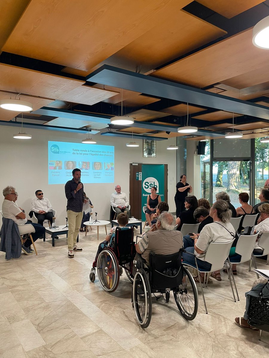 🎙️ Mercredi 18 Juin à Saint-Sébastien-sur-Loire : table-ronde pour les 20 ans de la loi pour l’égalité des droits et des chances.
Merci au député <a href="/FGernigon/">Frederik Gernigon</a> pour sa présence et son engagement, ainsi qu’à tous les participants !
#Handicap #ÉgalitéDesChances #SaintSeb <a href="/F_Gernigon/">François Gernigon</a>