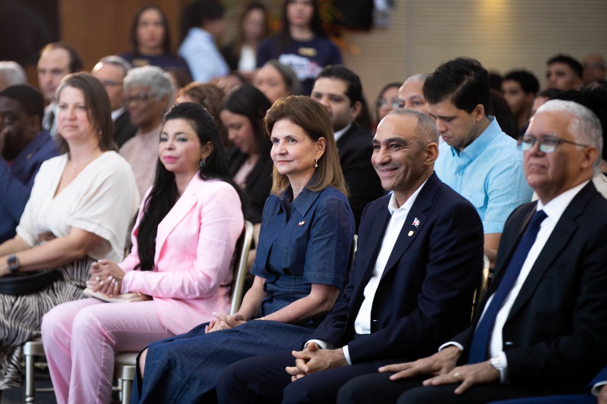 Vicepresidencia de la República Dominicana (@vicerdo) on Twitter photo En representación del presidente @LuisAbinader, la vicepresidenta <a href="/RaquelPenaVice/">Raquel Peña</a> encabezó el primer encuentro nacional del programa «La Ruta de la Prevención», una iniciativa de la <a href="/DNCDRD/">Dirección Nacional de Control de Drogas</a> en coordinación con diversas instituciones del Gobierno, que busca orientar a los jóvenes En representación del presidente @LuisAbinader, la vicepresidenta <a href="/RaquelPenaVice/">Raquel Peña</a> encabezó el primer encuentro nacional del programa «La Ruta de la Prevención», una iniciativa de la <a href="/DNCDRD/">Dirección Nacional de Control de Drogas</a> en coordinación con diversas instituciones del Gobierno, que busca orientar a los jóvenes