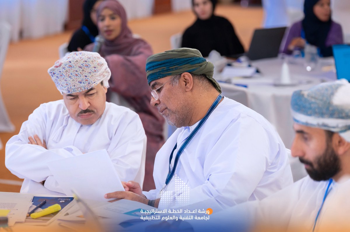 وقُسِّم المشاركين إلى ست مجموعات عمل، توزعت وفق مراحل إنجاز الأولويات وبناء الأهداف، حيث عملت كل مجموعة على صياغة محور محدد يشمل مراجعة مخرجات الخطة السابقة، واستشراف التطلعات الخمسية القادمة، مع التركيز على تصنيف الأهداف وفق الأولويات الوطنية والقطاعية.

#آفاق_واسعة