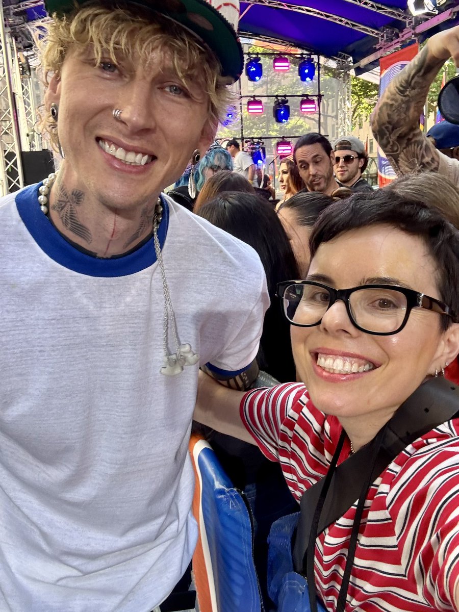 Kelli Fisher tweet media