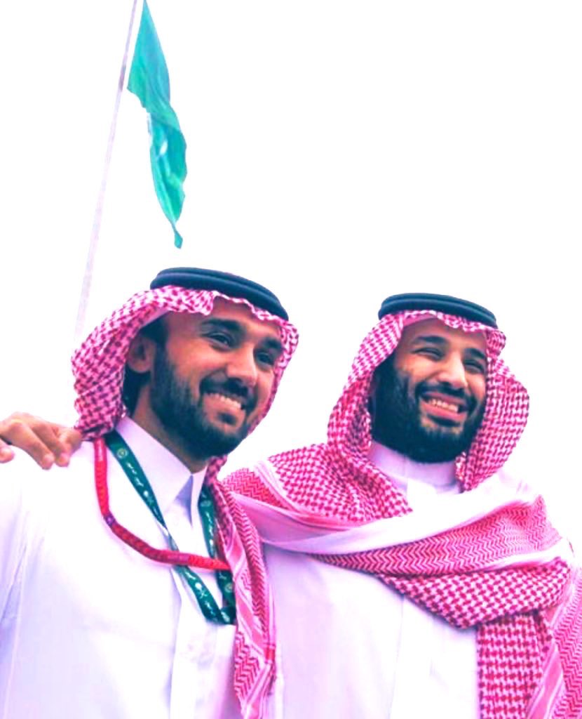 إقامة كأس العالم 2034
في السعودية لحظة فارقة
ليس في تاريخ الرياضة السعودية
بل في مشهدها الإعلامي أيضًا
فرصة ذهبية قد تجبر
“صقور الإعلام” الحقيقيين
الذين هاجروا بسبب الإحباط
و التهميش وفتح المجال
للمرتزقة وبياعين الحكي وذلك
لا نجاح البرامج الرياضية وشهرتها
ان عودة فطاحلة الإعلام