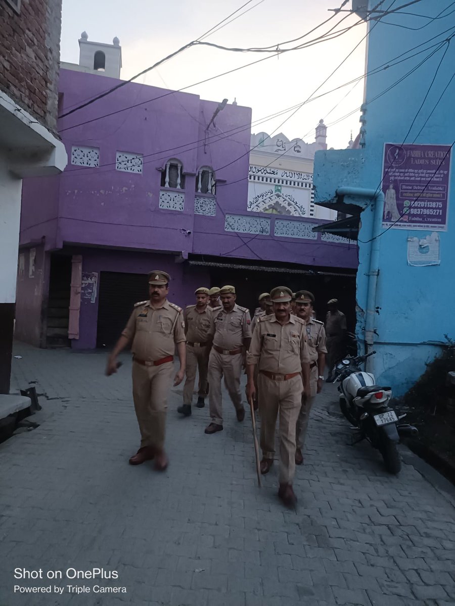Rampur police (@rampurpolice) on Twitter photo #рдПрд╕рдкреА_рд░рд╛рдордкреБрд░ рдХреЗ рдирд┐рд░реНрджреЗрд╢рди рдореЗрдВ рдерд╛рдирд╛ рд╢рд╛рд╣рдмрд╛рдж #RampurPolice рджреНрд╡рд╛рд░рд╛ рдЕрдкрд░рд╛рдз рдирд┐рдпрдиреНрддреНрд░рдг, рдХрд╛рдиреВрди/рд╢рд╛рдиреНрддрд┐ рд╡реНрдпрд╡рд╕реНрдерд╛ рддрдерд╛ рдЬрдирдорд╛рдирд╕ рдореЗрдВ рд╕реБрд░рдХреНрд╖рд╛ рдХреА рднрд╛рд╡рдирд╛ рдЬрд╛рдЧреГрдд рдХрд░рдиреЗ рдХреЗ рджреГрд╖реНрдЯрд┐рдЧрдд рдерд╛рдирд╛ рдХреНрд╖реЗрддреНрд░рд╛рдиреНрддрд░реНрдЧрдд рдкреИрджрд▓ рдЧрд╕реНрдд рдХреА рдЧрдпреАред
#UPPolice
#Footpatrolling #рдПрд╕рдкреА_рд░рд╛рдордкреБрд░ рдХреЗ рдирд┐рд░реНрджреЗрд╢рди рдореЗрдВ рдерд╛рдирд╛ рд╢рд╛рд╣рдмрд╛рдж #RampurPolice рджреНрд╡рд╛рд░рд╛ рдЕрдкрд░рд╛рдз рдирд┐рдпрдиреНрддреНрд░рдг, рдХрд╛рдиреВрди/рд╢рд╛рдиреНрддрд┐ рд╡реНрдпрд╡рд╕реНрдерд╛ рддрдерд╛ рдЬрдирдорд╛рдирд╕ рдореЗрдВ рд╕реБрд░рдХреНрд╖рд╛ рдХреА рднрд╛рд╡рдирд╛ рдЬрд╛рдЧреГрдд рдХрд░рдиреЗ рдХреЗ рджреГрд╖реНрдЯрд┐рдЧрдд рдерд╛рдирд╛ рдХреНрд╖реЗрддреНрд░рд╛рдиреНрддрд░реНрдЧрдд рдкреИрджрд▓ рдЧрд╕реНрдд рдХреА рдЧрдпреАред
#UPPolice
#Footpatrolling