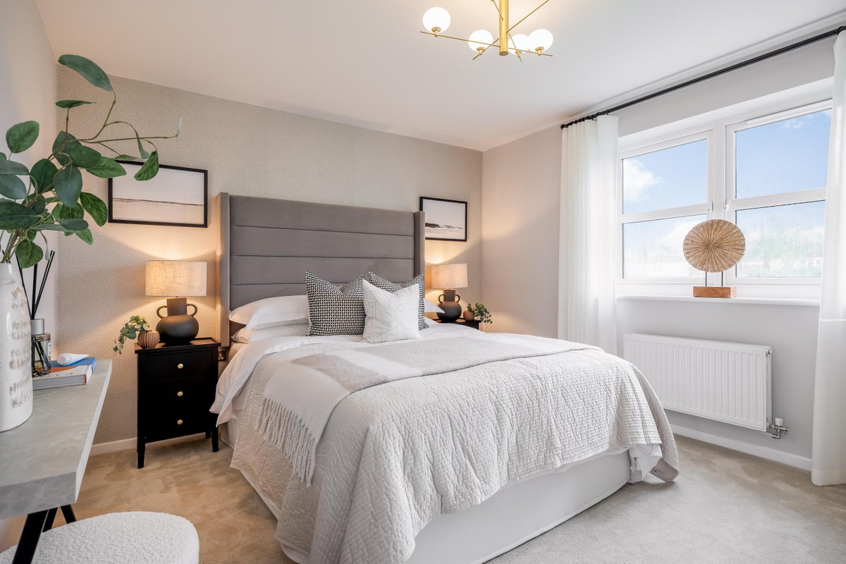 Cornwall is one of the UK’s best-loved counties, and for good reason. It's home to some of the finest beaches in the country and has wonderful attractions 🏖️ 
 
Our latest guide outlines the best places to live in Cornwall, and luckily, we have new homes in all of them.