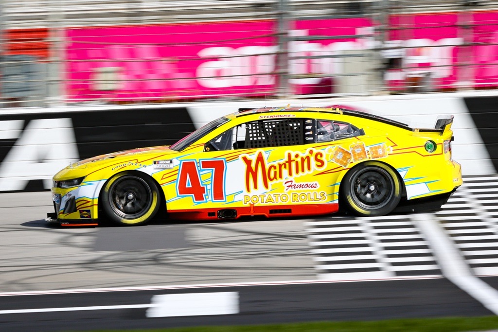 Hyak Motorsports (@hyakmotorsports) on Twitter photo Sweet ride. Sweeter roll. Martin's is on the track this weekend!
<a href="/StenhouseJr/">Ricky Stenhouse Jr.</a> <a href="/potatorolls/">Martin's Potato Rolls</a>
#PAGetaway400 #potatorolls #sweetrolls #NASCARonPrime #NASCAR #TeamChevy #HyakMotorsports Sweet ride. Sweeter roll. Martin's is on the track this weekend!
<a href="/StenhouseJr/">Ricky Stenhouse Jr.</a> <a href="/potatorolls/">Martin's Potato Rolls</a>
#PAGetaway400 #potatorolls #sweetrolls #NASCARonPrime #NASCAR #TeamChevy #HyakMotorsports
