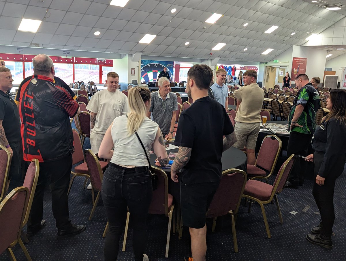MODUS Sports (@modusdarts180) on Twitter photo 💎The Platinum meet and greet starts our evening at Walsall FC, with the fans meeting the players. 💎The Platinum meet and greet starts our evening at Walsall FC, with the fans meeting the players.