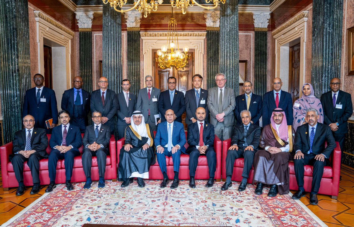 استضاف #صندوق_أوبك مائدة مستديرة بشأن #موريتانيا تُسفر عن تعهد تمويلي بقيمة 2 مليار دولار من <a href="/arabcoordgroup/">Arab Coordination Group (ACG)</a> 🇲🇷
سيُوجَّه هذا التمويل إلى قطاعات ذات أولوية مثل #الطاقة و #المياه و #النقل و #البنية_التحتية_الرقمية.