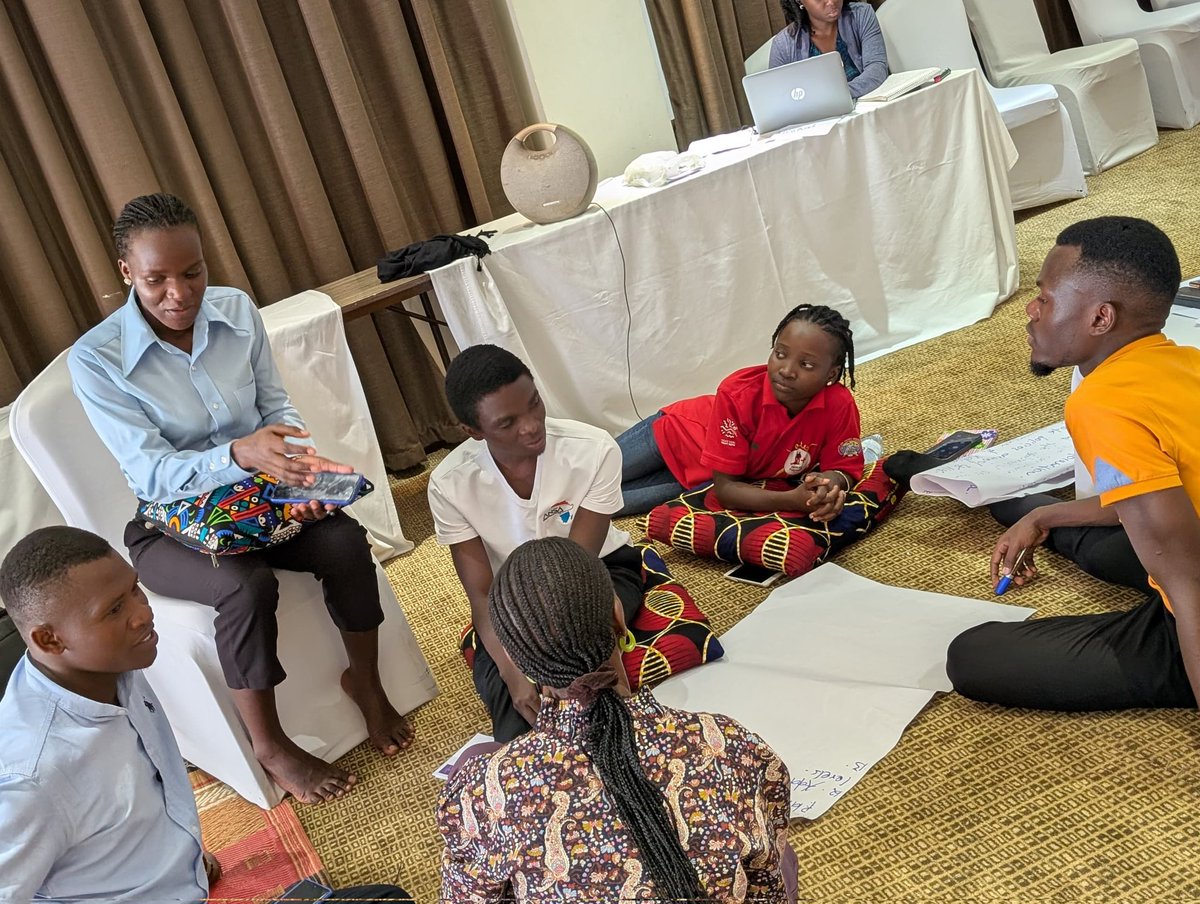 Transformative communication is the key to breaking harmful norms in SRHR!
Let’s create spaces where young people, especially girls, can speak up, challenge inequality, and claim their rights.