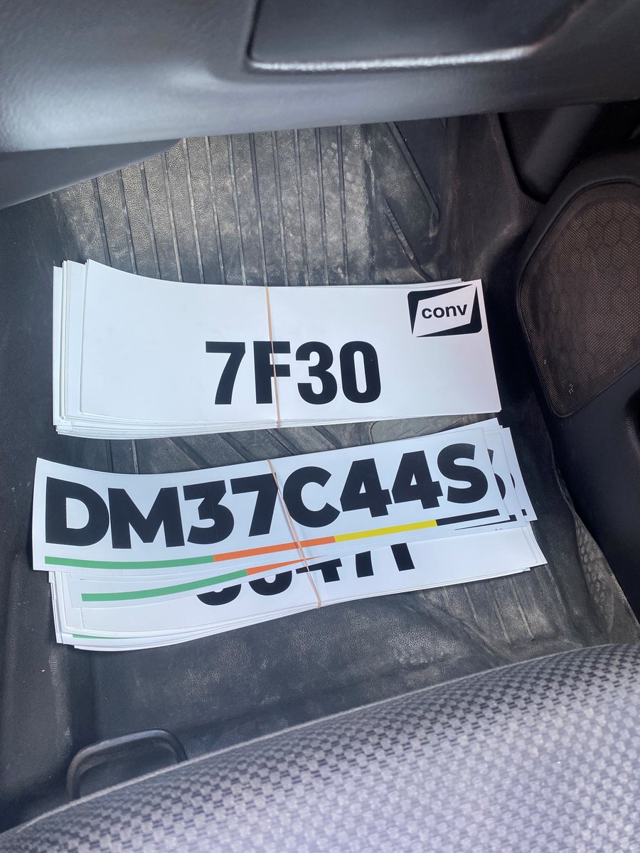 BurrusSeed's tweet image. 📸🌽From #BurrusSeed intern Kyle: Picked up some signs, posts, and decals to get ahead and prepare to sign some outstanding Burrus Seed fields!