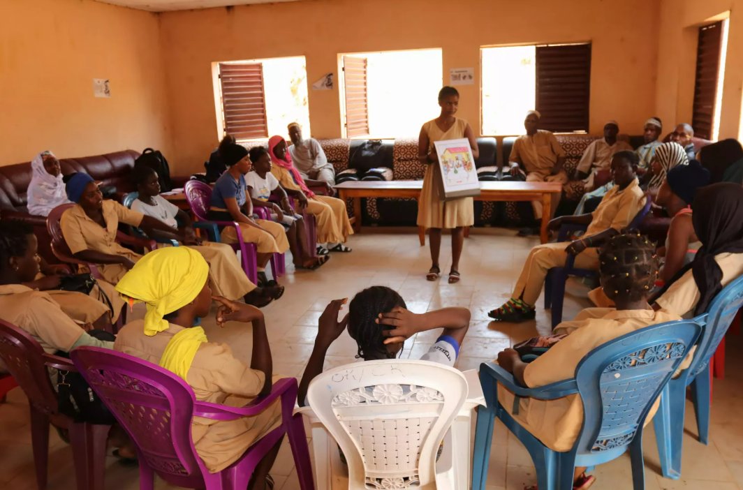 UNFPA-UNICEF Global Programme End Child Marriage (@gpchildmarriage) on Twitter photo From harmful practices to hope:
Donghel Sigon, #Guinea is proving that local planning + community-led budgeting = real change for girls.👏
Religious leaders. 💬 Life skills clubs. 📚 Girls in school. <a href="/UNICEFGuinea/">UNICEF Guinea</a> <a href="/UNICEFAfrica/">UNICEF Africa</a> <a href="/acerwc/">ACERWC</a> <a href="/OAFLAD/">OAFLAD 🌍</a>
🔗unicef.org/guinea/en/stor… From harmful practices to hope:
Donghel Sigon, #Guinea is proving that local planning + community-led budgeting = real change for girls.👏
Religious leaders. 💬 Life skills clubs. 📚 Girls in school. <a href="/UNICEFGuinea/">UNICEF Guinea</a> <a href="/UNICEFAfrica/">UNICEF Africa</a> <a href="/acerwc/">ACERWC</a> <a href="/OAFLAD/">OAFLAD 🌍</a>
🔗unicef.org/guinea/en/stor…