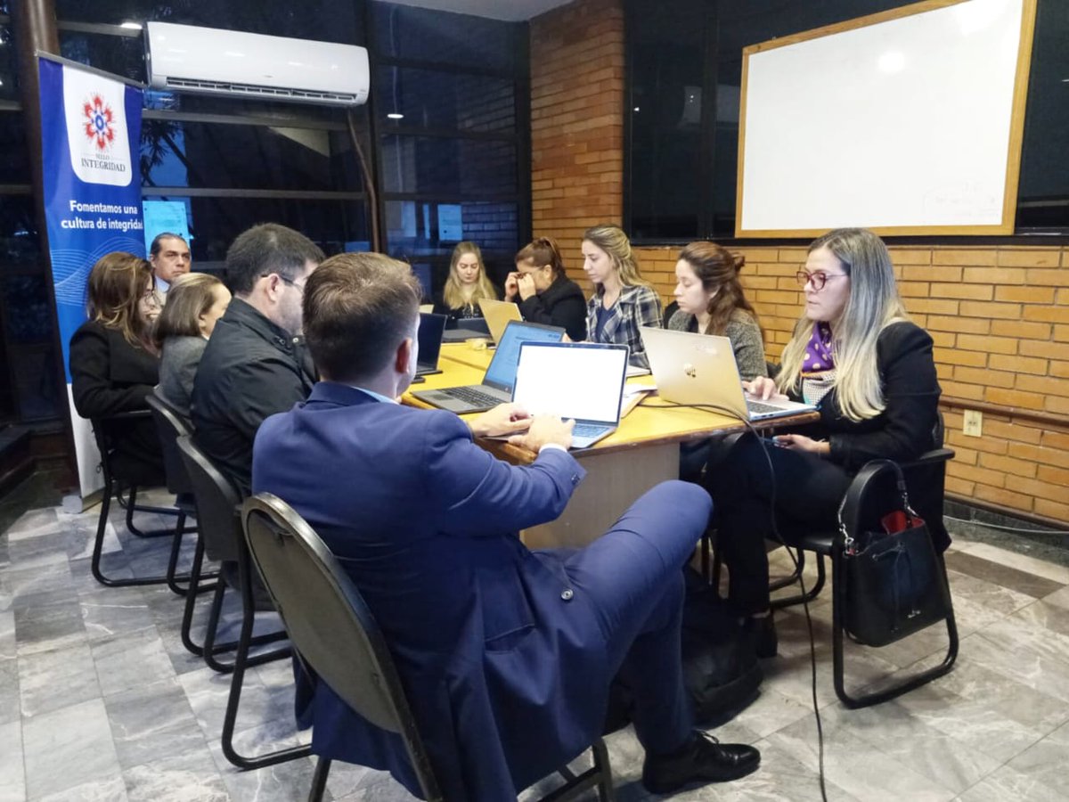 El Comité Selector del #SelloIntegridad ya inició el análisis reputacional de las empresas que superaron la primera etapa. Este proceso, que se llevará a cabo durante todo junio de 2025✅
#IntegridadEmpresarial #Ética
#NegociosConValores #Transparencia