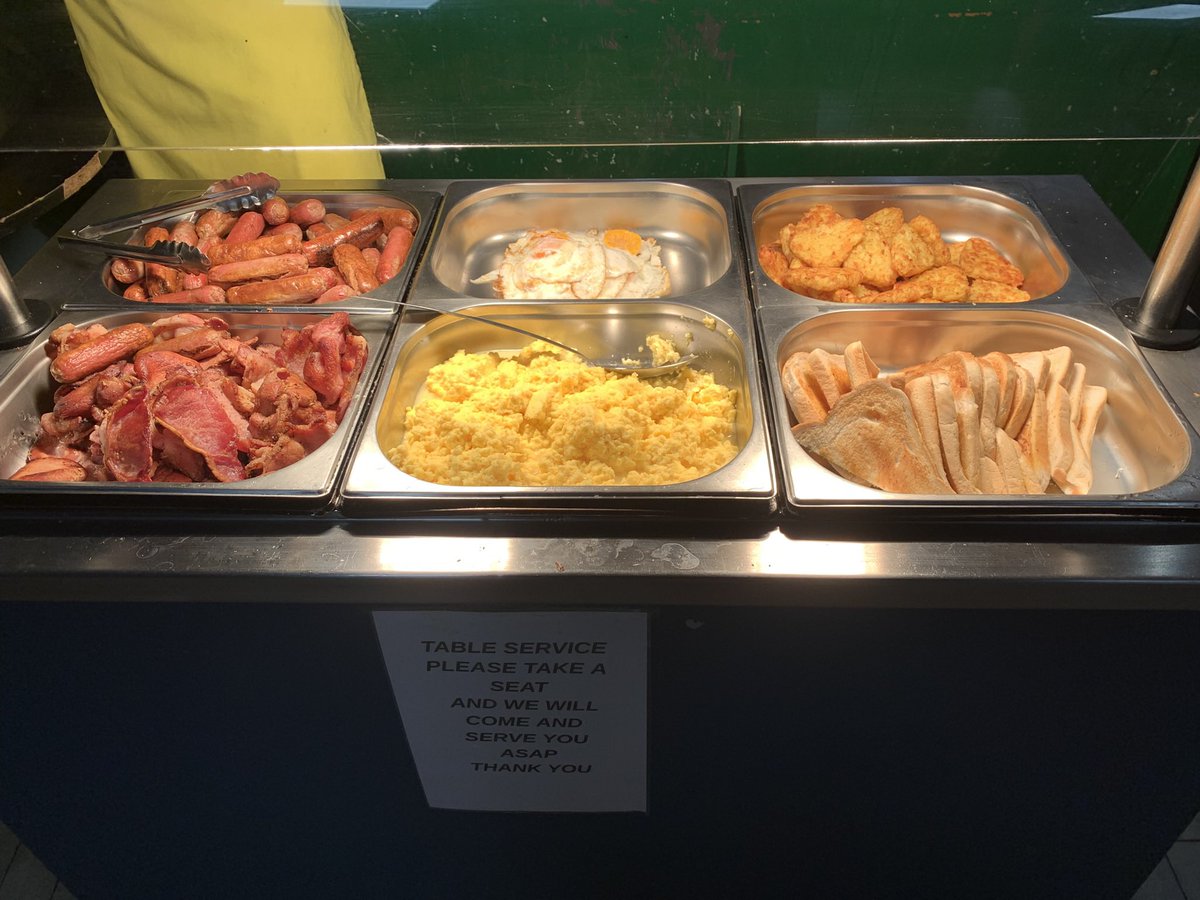 What a beautiful day for our friends to call in for Breakfast and 93 made it, very busy early on with lots of lovely food on offer along with clothes and showers, super work from our volunteer team making sure everyone was looked after, thank you to everyone ☀️☀️#Manchester 🐝