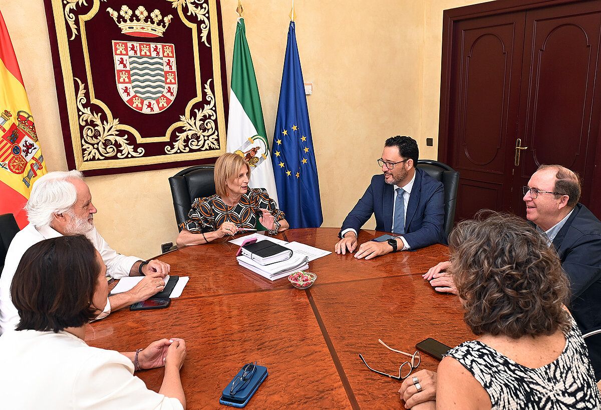 🤝 Nuestro presidente mantiene su primer encuentro institucional con la alcaldesa de #Jerez
💡 Sobre la mesa: iniciativas como #JerezInspira y el respaldo empresarial a la candidatura #Jerez2031 Capital Europea de la Cultura
🔗 Más info buff.ly/Jz1EHZu