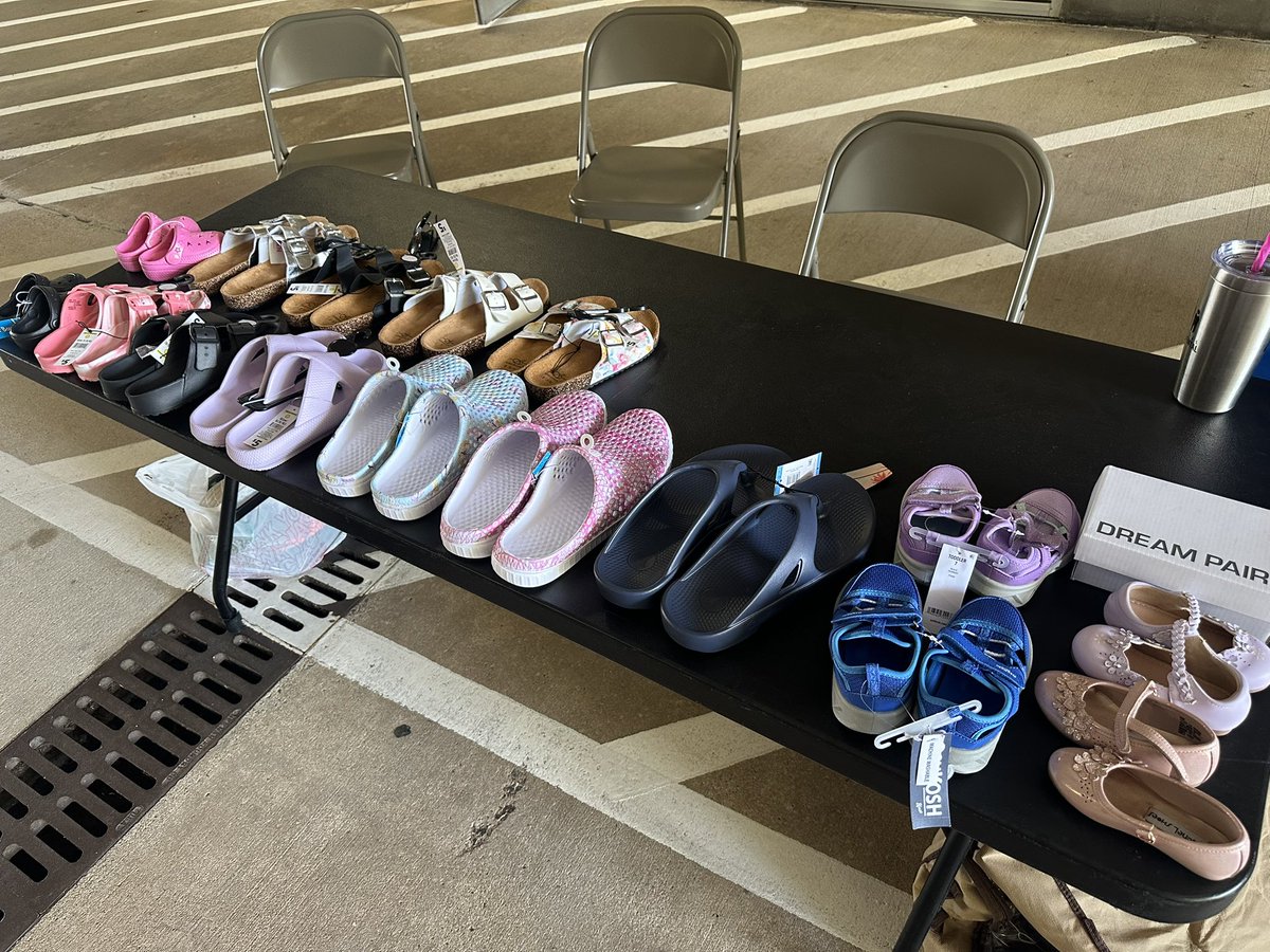 JessOnAir's tweet image. We’re collecting shoes for families in need as part of @NXSTMediaGroup Founder’s Day of Caring. We’re out at Victory Building until 4pm today, so please stop by! I’ll be out in between shows. #NexstarNation @KARK4News @FOX16News