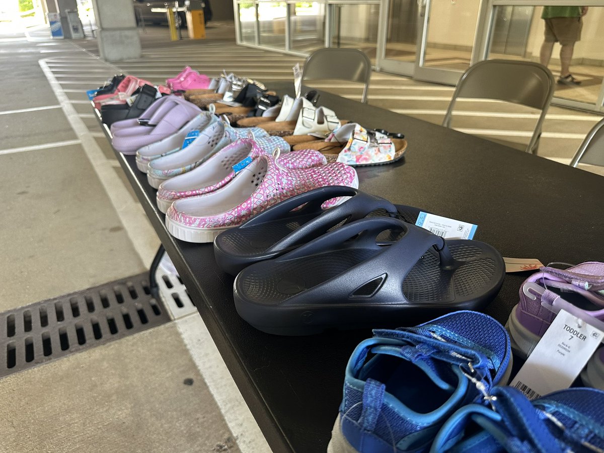 JessOnAir's tweet image. We’re collecting shoes for families in need as part of @NXSTMediaGroup Founder’s Day of Caring. We’re out at Victory Building until 4pm today, so please stop by! I’ll be out in between shows. #NexstarNation @KARK4News @FOX16News