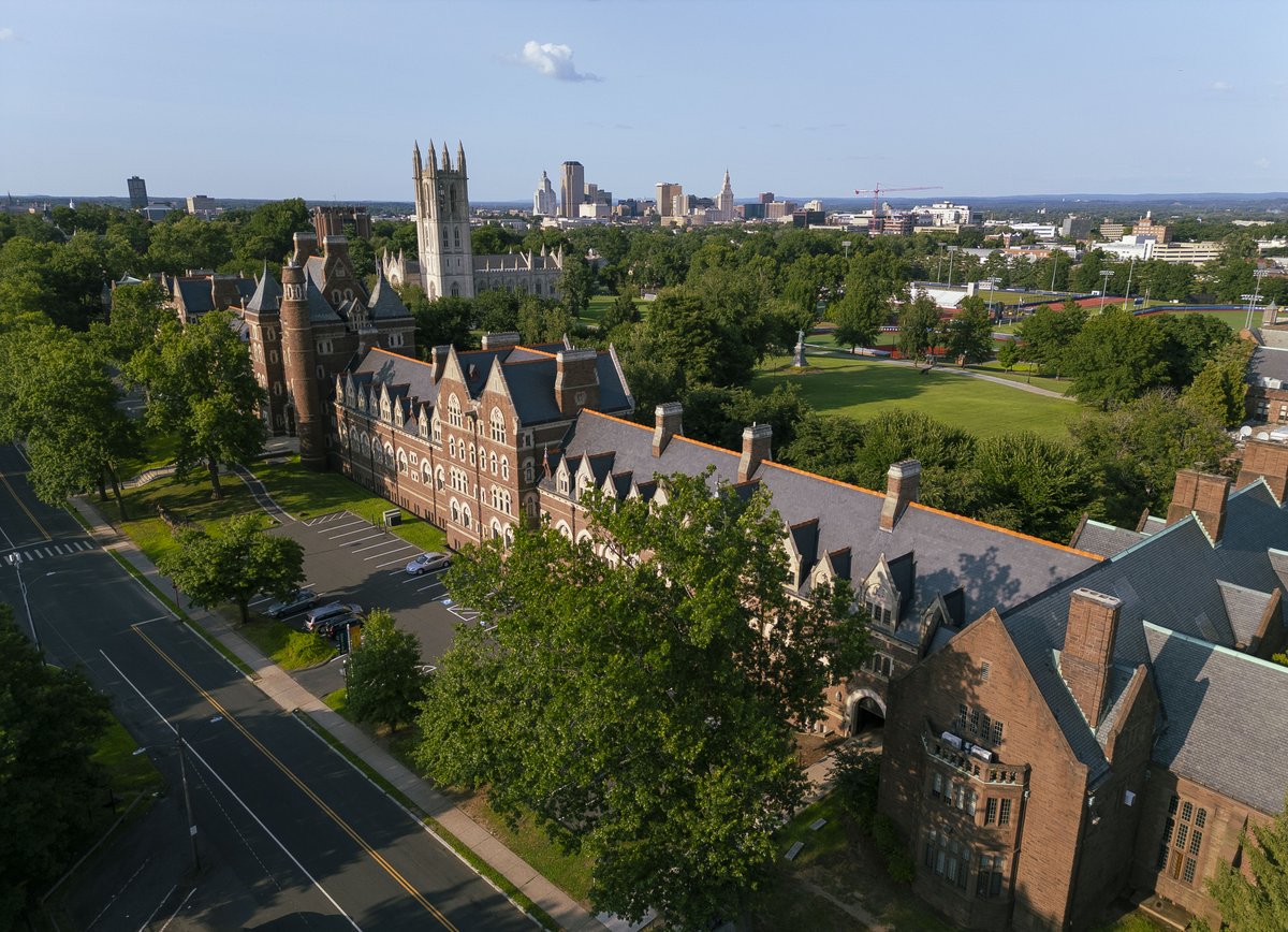 TrinityCollege's tweet image. Soaking up all the campus views on this sunny #FirstDayOfSummer ☀️
📸: Prof. Adam Hill