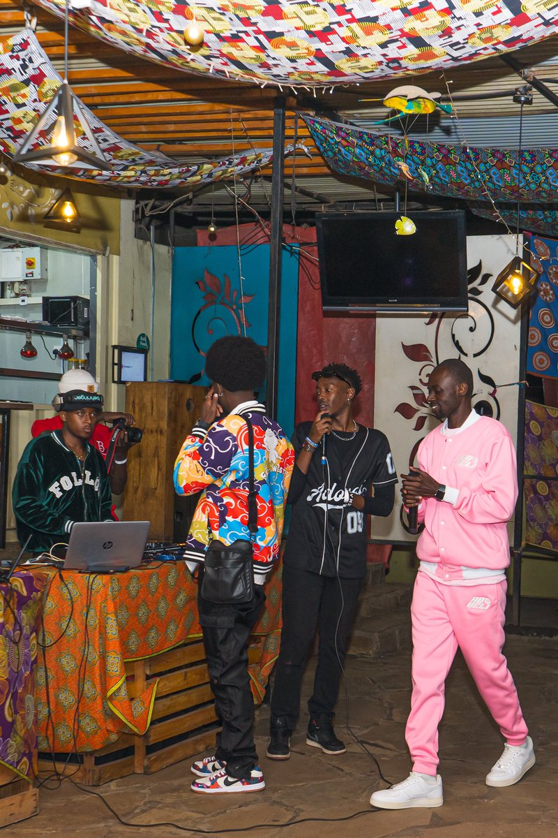 AdoVeliRadio's tweet image. Ouma Wa MaWhat?
@Adongo_udiigg
#NaniNext2025 #OumaWaMafegi #AdoVeli1stService #AdoVeliPodcast #AVPNaniNextClass2025 #NaniNext #KilimaniBaby