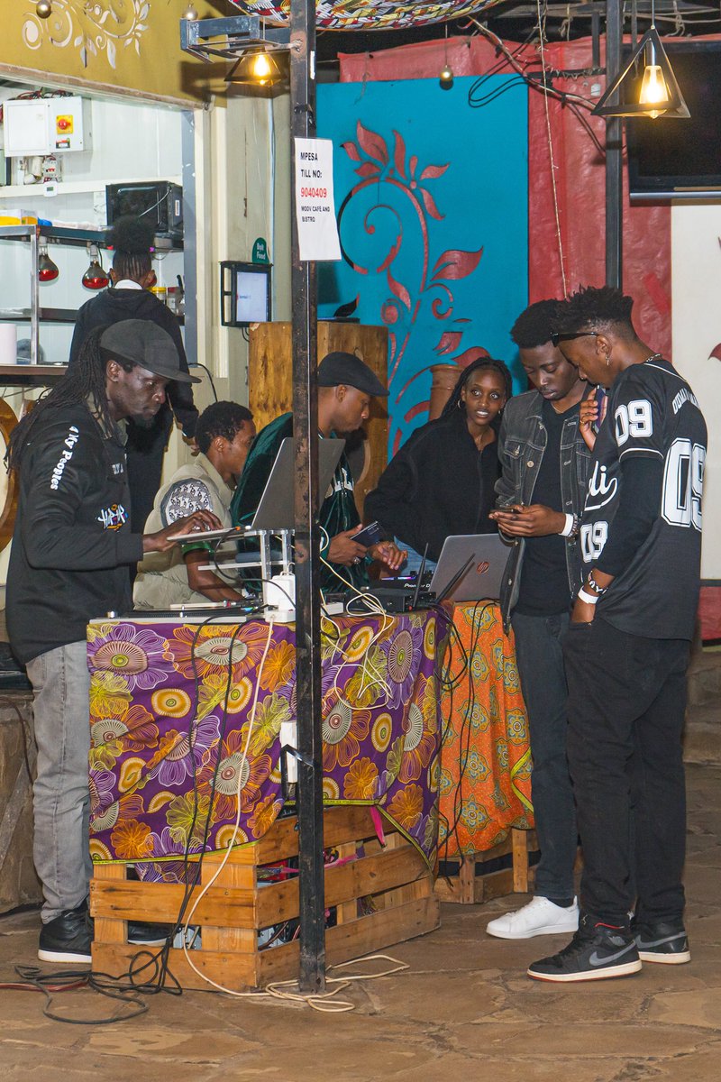 AdoVeliRadio's tweet image. Ouma Wa MaWhat?
@Adongo_udiigg
#NaniNext2025 #OumaWaMafegi #AdoVeli1stService #AdoVeliPodcast #AVPNaniNextClass2025 #NaniNext #KilimaniBaby