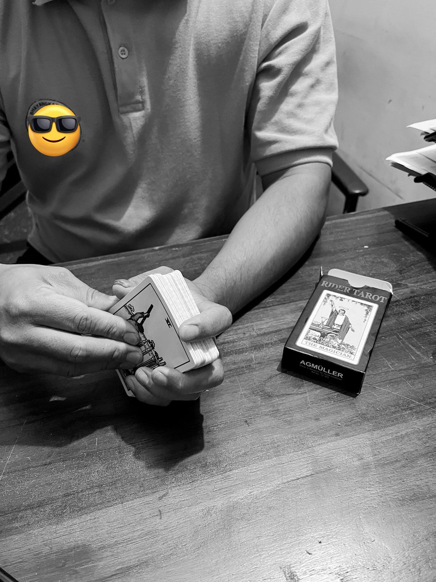 apiiiiipppp's tweet image. shift malem nyambi tarot bang