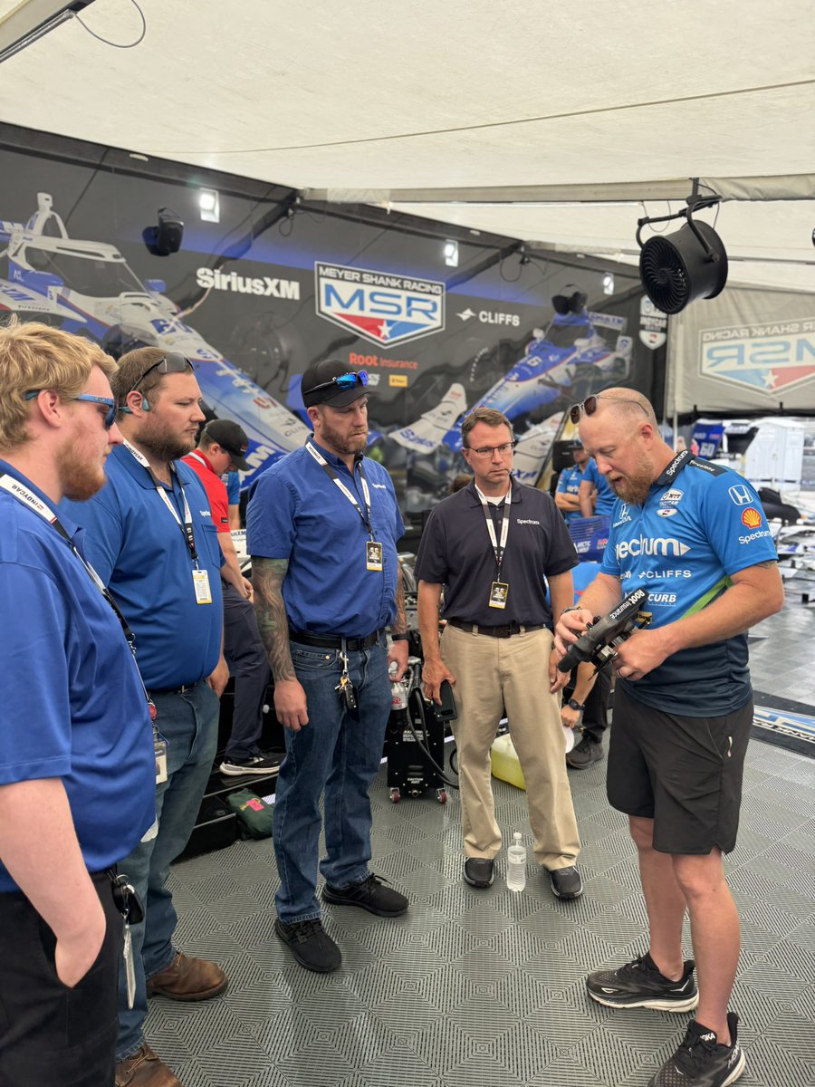 MeyerShankRac's tweet image. #INDYCAR 

We have some local @GetSpectrum technicians out here at @roadamerica getting the full experience. 

#XpelGP // #SpectrumPartner