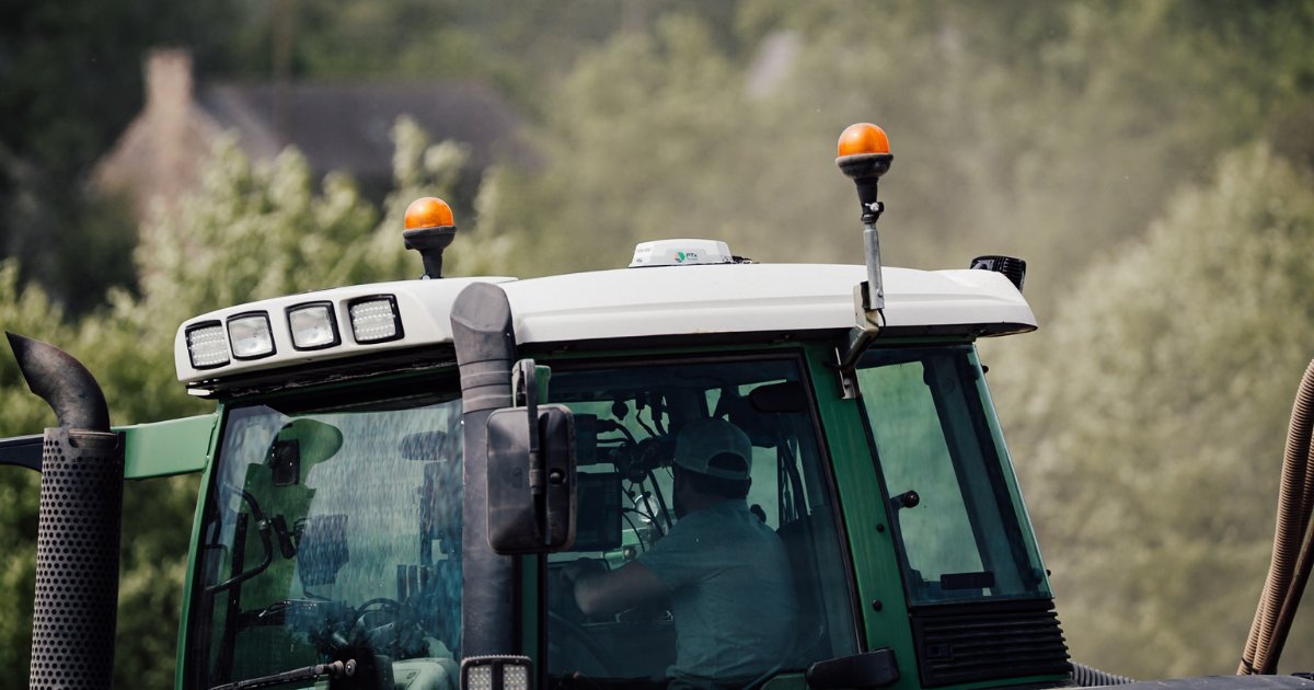 Auto guidance means nothing without accuracy. See how a guidance controller + correction service work together to keep you on track and your operation optimized ↓↓

ptxtrimble.com/en/blog/maximi…