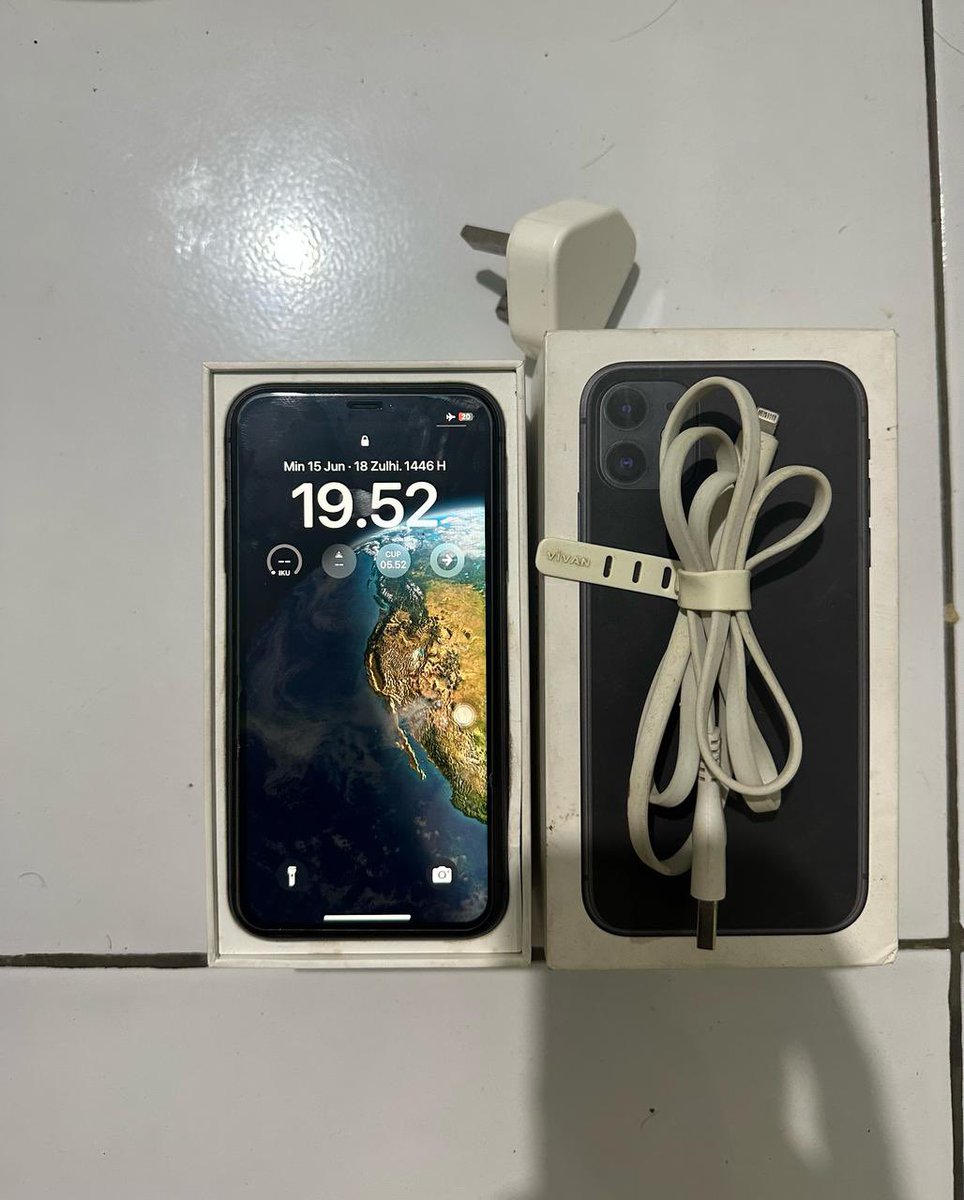 tuh_asd's tweet photo. WTS IPHONE 11 128 GB EX INTER ZA/A(Dual sim)
sinyal all operator
face id on
⁠truetone on
⁠icloud siap lepas
⁠kamera d/b jernih
⁠speaker a/b jernih
⁠bh 70 orian
⁠kelengkapan hp+charger+kardus
⁠3.7
Lokasi Bekasi https://t.co/LVe9q5z0Xm