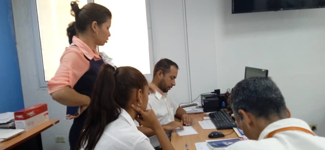 Continúa <a href="/ETECSA_Cuba/">ETECSA</a> en #Granma facilitando los trámites de adjudicación a estudiantes, en unidades comerciales y sedes universitarias. #EtecsaConCuba