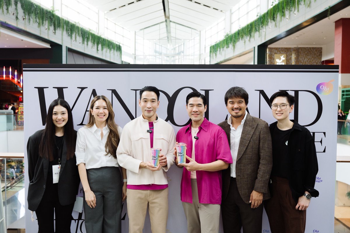 Oh! Juice โอบกอดความหลากหลายในความรัก เนรมิตเมนู WandOland of Love
สมูตตี้ที่ว่าด้วยความรัก ต้อนรับเดือน Pride Month ผ่าน “วู้ดดี้-โอ๊ต” 
#WandOlandOfLove
#OhJuiceWandOlandOfLove
#OhJuiceXWoodyOte

facebook.com/share/p/15d4sh…

เดือนมิถุนายนเป็นเดือนแห่งการเฉลิมฉลอง Pride Month