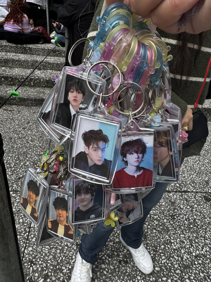 kyojinchi's tweet photo. its baekhyuns world and we are just living in https://t.co/OrWY5NqMYp