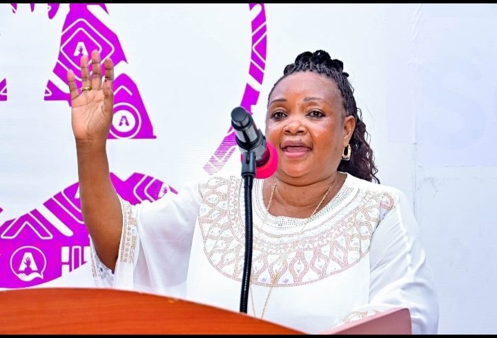 Chahali's tweet photo. Dear @ACTwazalendo, mtamuwia radhi #Jasusi endapo atawakwaza lakini haiwezekani ku - #LindaKura huku watu WANATEKWA. Mnaenda kushiriki uchaguzi haramu ambao mnajua fika mtadhulumiwa haki zenu... but hey who the heck is Jasusi to tell you how to run your affairs? https://t.co/mVW83jRIRx