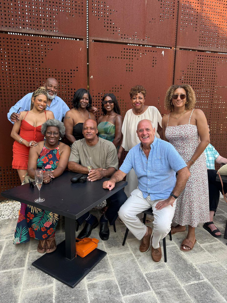 lawrencerenaldo's tweet image. Nothing else matters when it comes to family… #Pernell #KevinCadle #Brother #LoveMyFamily