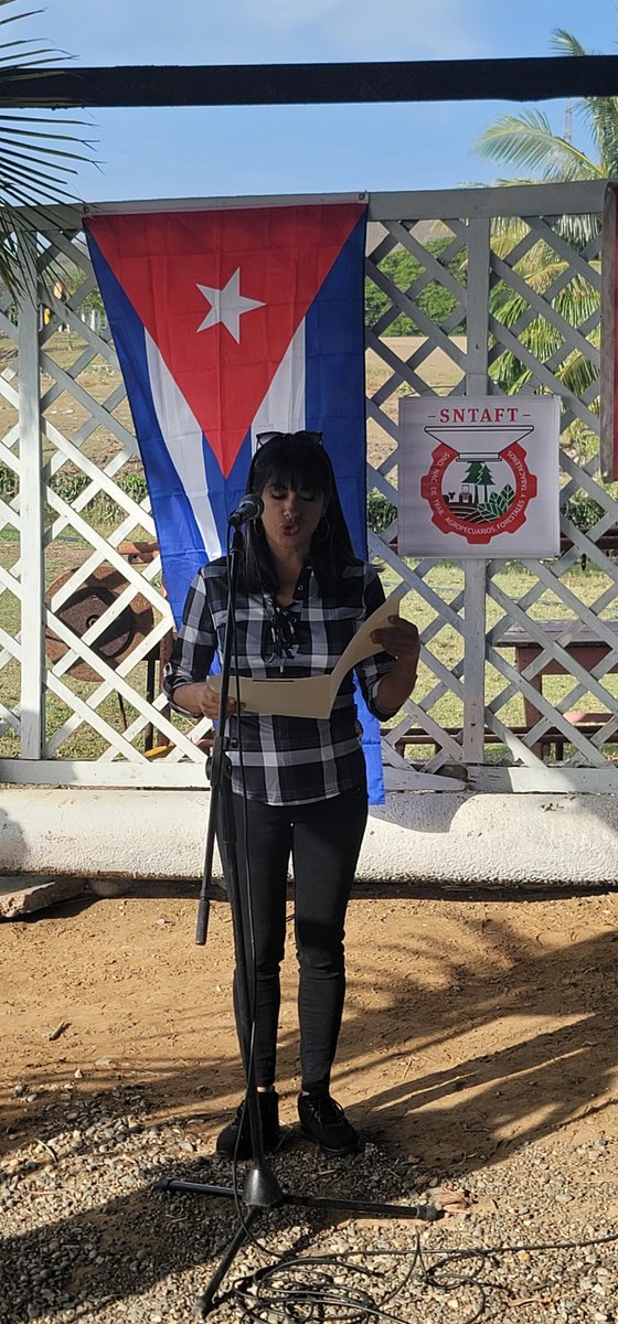 Con #HonorHolguinero la UBPC 28 de enero de #HolguínSí recibe hoy la condición Vanguardia Nacional, máxima condición que otorga la CTC de #Cuba. Un ejemplo de eficiencia y resultado de la empresa estatal socialista. ¡Venceremos! La lucha no ha cesado.