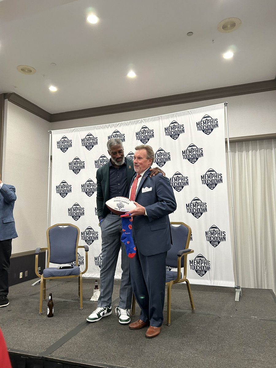 TDClubMemphis's tweet image. We wrapped up our Spring Speaker series on June 16th with former @AlabamaFTBL star @Harp41.   Great to hear his story about Alabama football and winning a Super Bowl