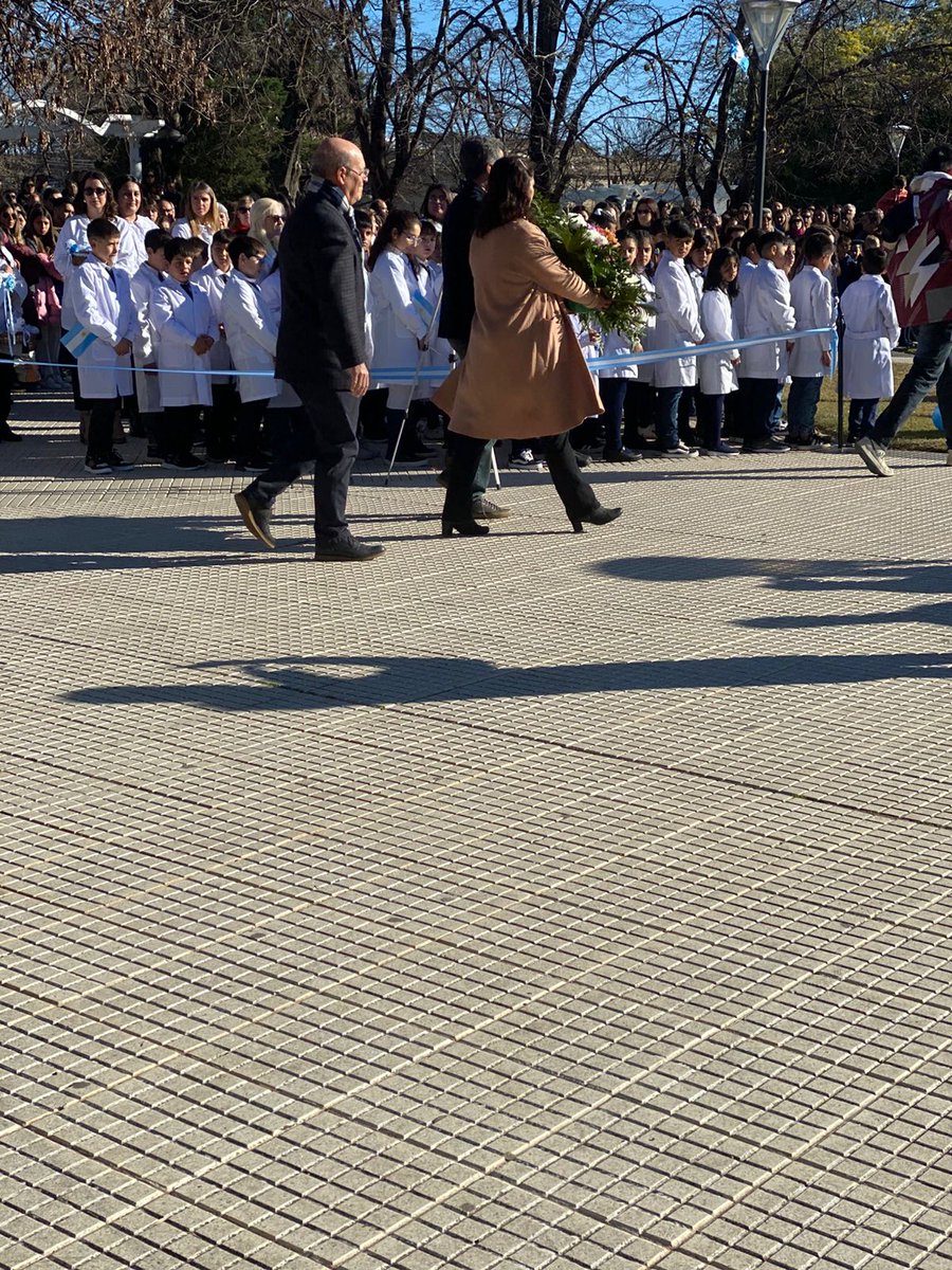 RivadaviaPrimer's tweet photo. ¡FELIZ DÍA DE LA BANDERA! 🩵🤍🩵

Estuvimos en el acto de Promesa de Lealtad a la Bandera de todos los alumnos de 4to. Nada más lindo que ver a nuestro emblema flameando en tan hermoso día.
Felicitaciones a la comunidad educativa de la Escuela Primaria N°1 por el hermoso acto. https://t.co/9NkxfVLSMA
