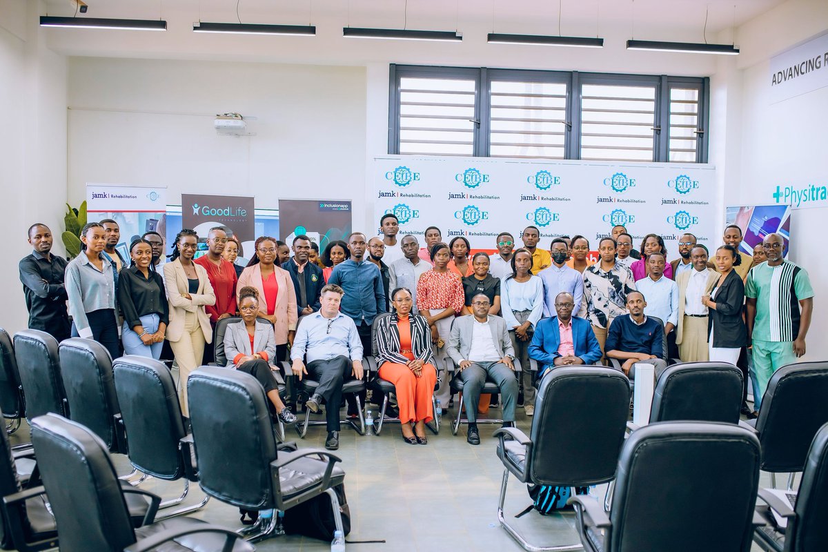 📢Weekly Recap: 

The Mindora Health team got an opportunity to Present in Al and Rehabilitation workshop, where we showcased our Al integration in the existing mobile application that aims to tackle the mental health of young people. 

#AI
#healthtech