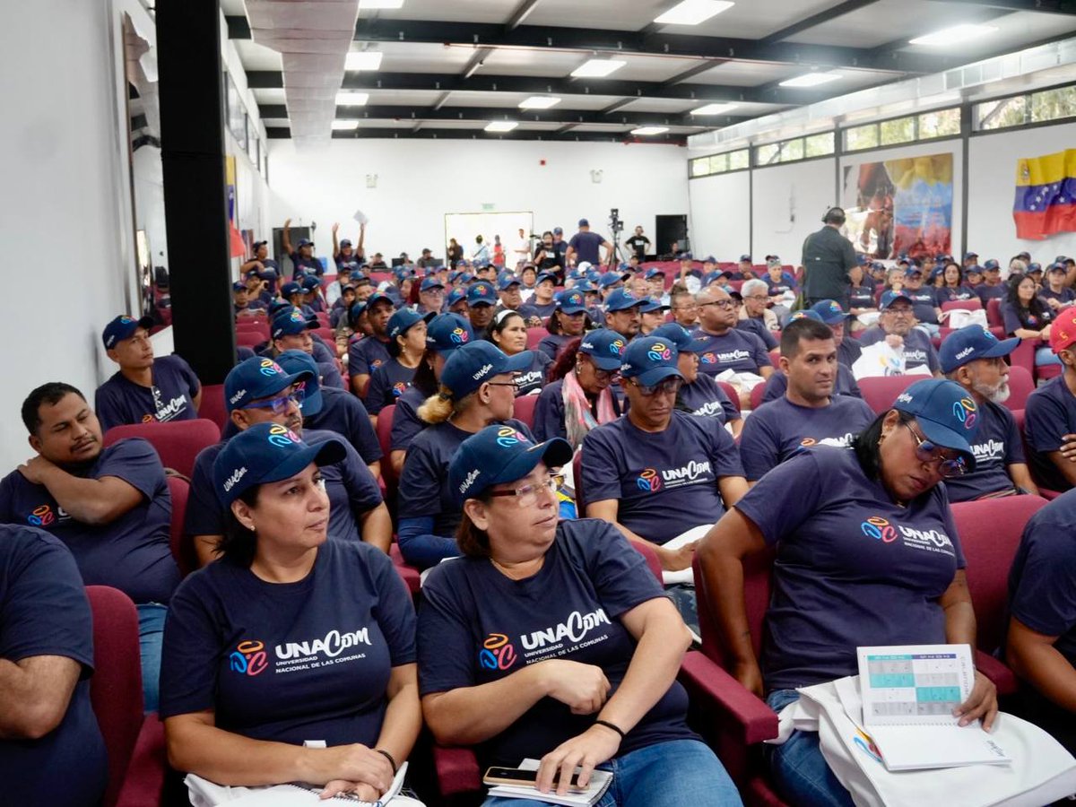 MaryoriMolina_'s tweet image. #EnFotos📸 

 Así se va desarrollando la jornada de este viernes #20Jun en el marco del 1er Encuentro Nacional de Formación de Formadores en la #Unacom, en el estado Carabobo

PROTAGONISTA DE CAMBIO 
#ONCALaVozDeEcos