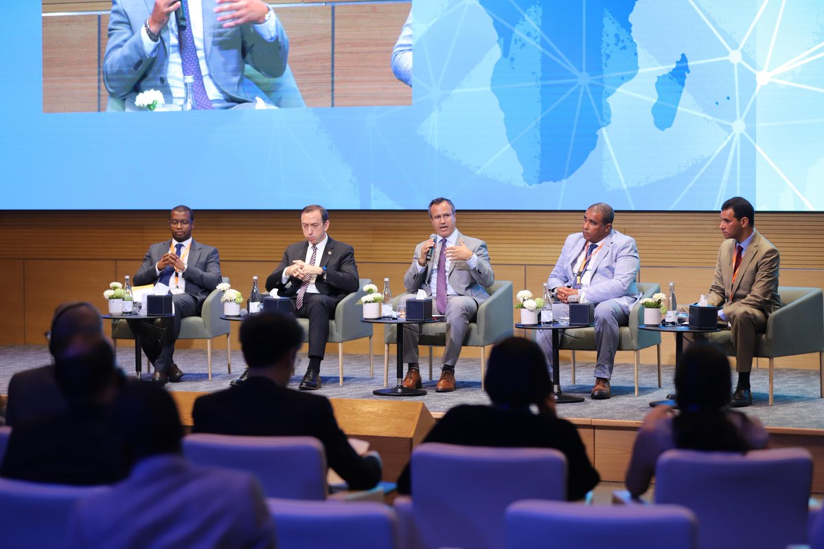 Policy Center for the New South (@policycenterns) on Twitter photo To counter these evolving threats, <a href="/rmaghrebi/">Rida Lyammouri</a> calls for improved regional military coordination, centralized #conflict databases, the integration of #AI expertise into analytical teams, and strategic investments in technological capabilities to monitor and combat high-tech To counter these evolving threats, <a href="/rmaghrebi/">Rida Lyammouri</a> calls for improved regional military coordination, centralized #conflict databases, the integration of #AI expertise into analytical teams, and strategic investments in technological capabilities to monitor and combat high-tech